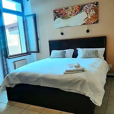 Porto Vecchio Con Parcheggio A Pochi Passi Dal Castello Bed & Breakfast 3*
