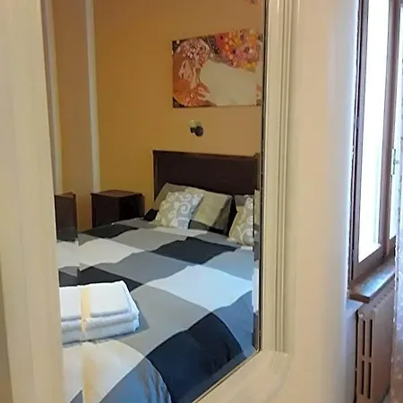 Porto Vecchio Con Parcheggio A Pochi Passi Dal Castello Malcesine